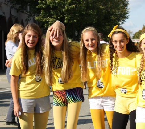 Freshmen at the homecoming parade