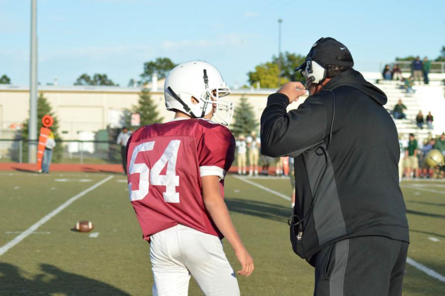 Freshmen football team improves during tough season