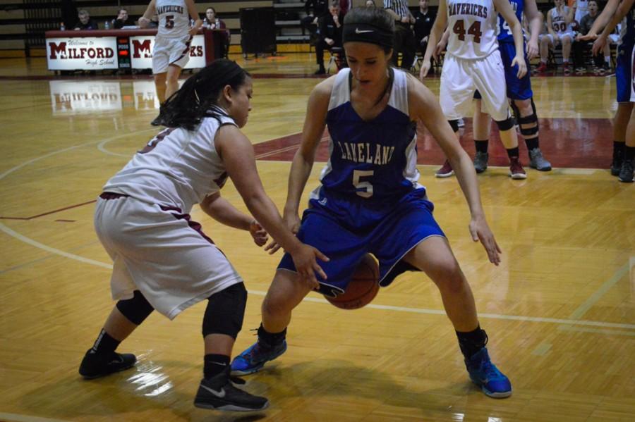 Champions! Girls basketball team triumphs over Lakeland at Districts