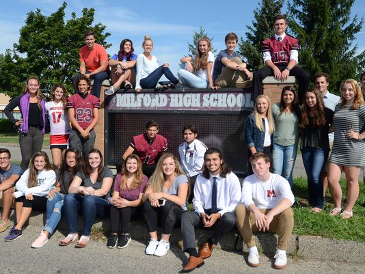 Leadership students raise $15,000 for new entrance sign