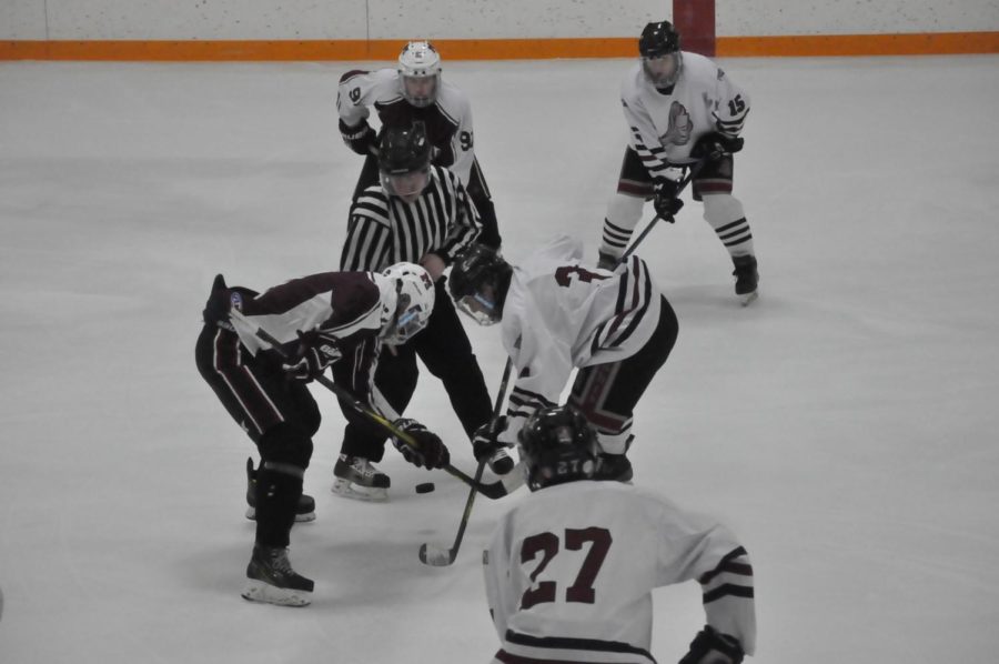 Opening faceoff of the second period between the Mavericks and Knights.