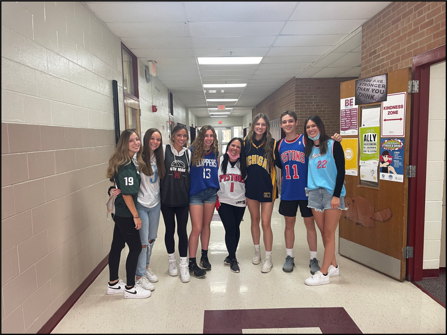 Students+participating+in+Jersey+Day+to+show+spirit+for+their+favorite+teams.