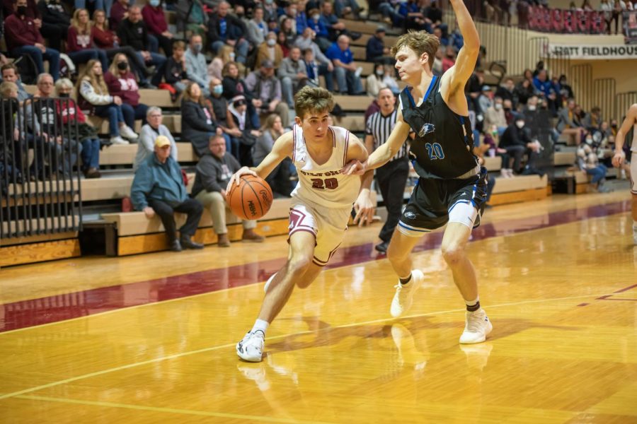 Senior+Matthew+Mrozinski+rushes+to+the+basket+to+score+against+Lakeland.