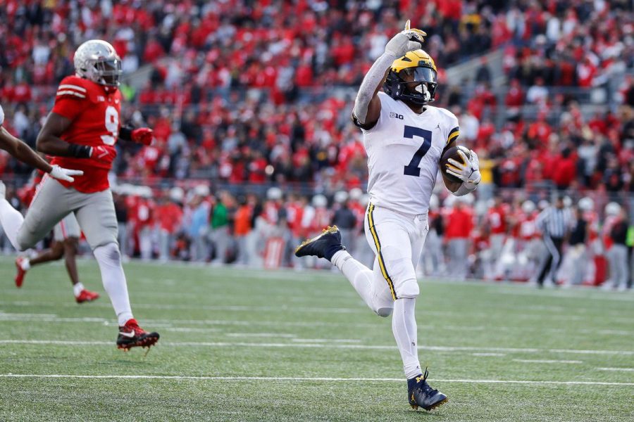 Donovan Edwards running in a touchdown to take the lead against Ohio State (Photo courtesy of Maize n Brew).